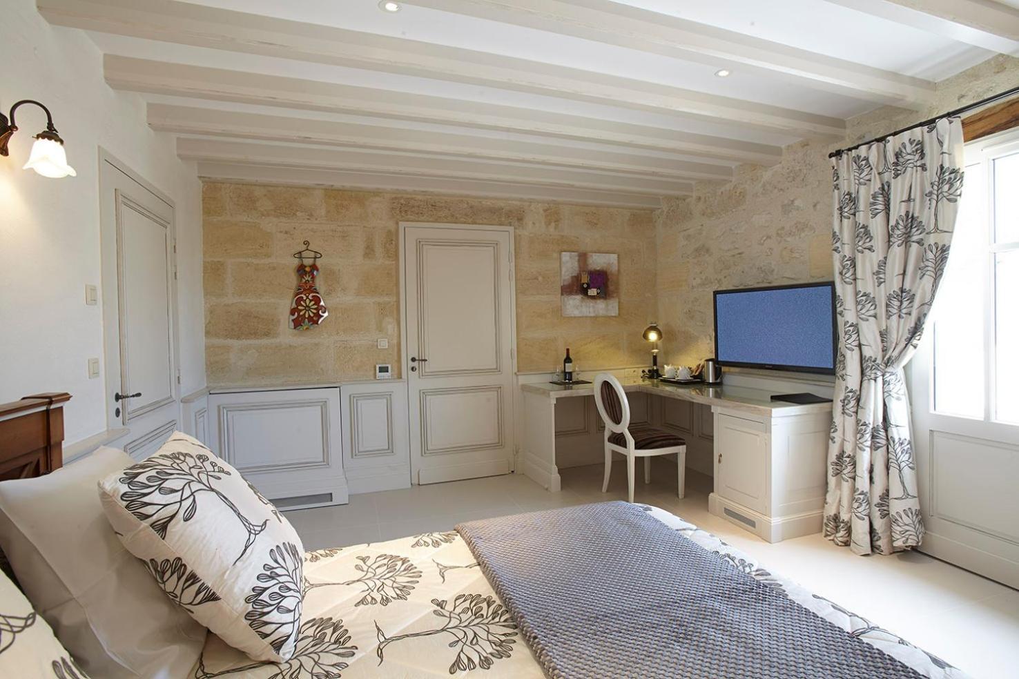 Chateau La Rose Perriere Lussac  Номер фото
